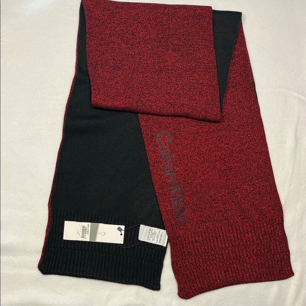 Calvin Klein Men's Scarf in Red and Black
